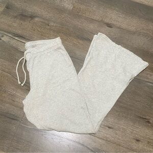 Hollister HIGH-RISE SHORT sweatpants.